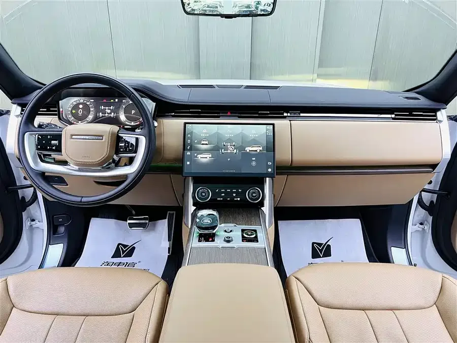 Land Rover Range Rover Range Rover 2023 3.0 L6 360PS Grand Edition 2023 — миниатюра 3