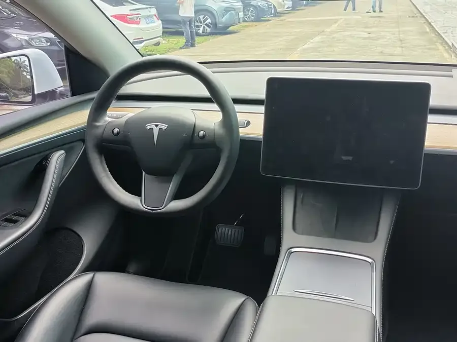 Tesla Model Y Model Y 2022 rear-wheel drive version 2022 — миниатюра 3
