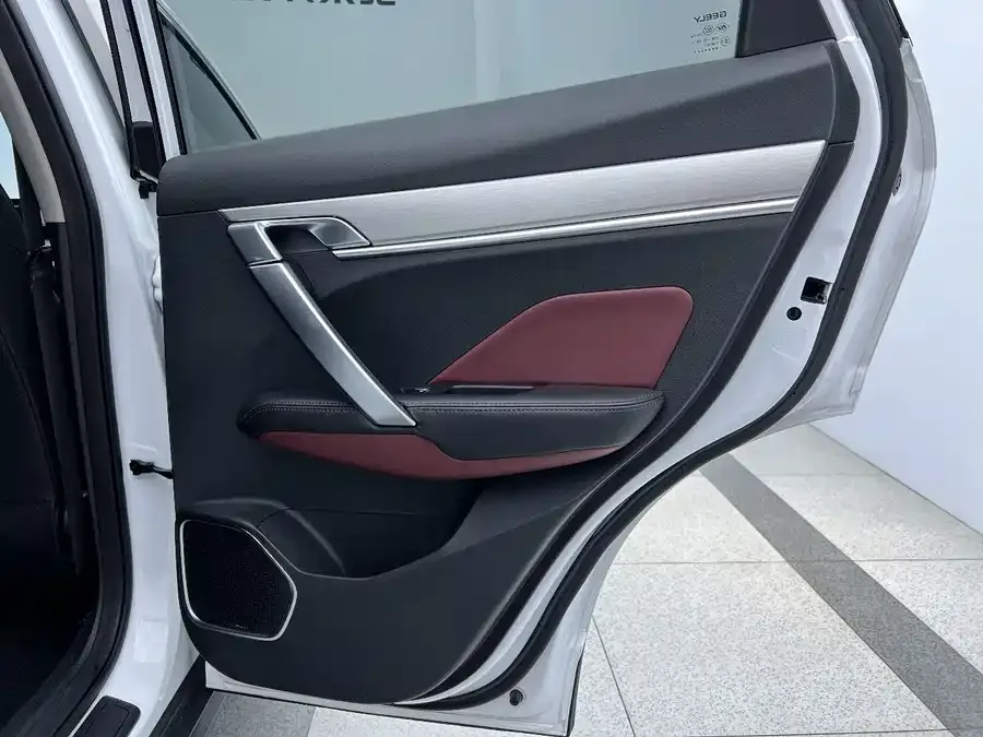 Geely Coolray SX11 Binyue 2021 1.4T DCT Platinum Edition 2022 — миниатюра 5