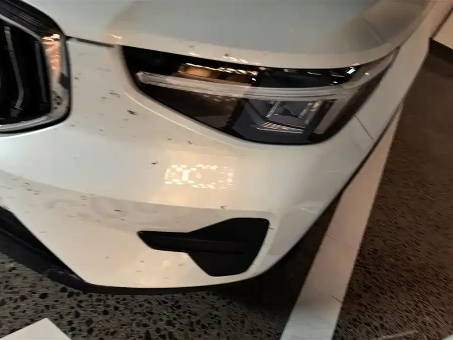 Volvo XC40 2024 B3 Zhiyuan Luxury Edition 2023 — миниатюра 2