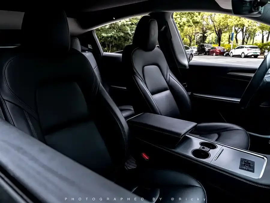 Tesla Model Y Model Y 2022 rear-wheel drive version 2022 — миниатюра 5