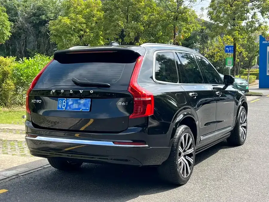 Volvo XC90 2023 B6 Zhiyi Luxury Edition 7 Seaters 2023 — миниатюра 2