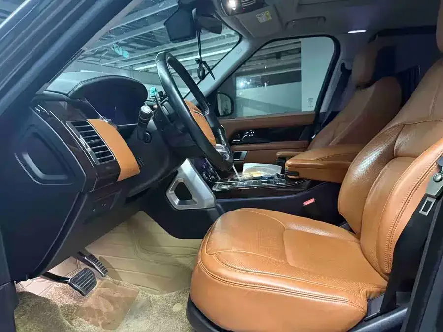Land Rover Range Rover Range Rover 2022 3.0 L6 400PS Legendary Extended Classic Edition 2022 — миниатюра 2