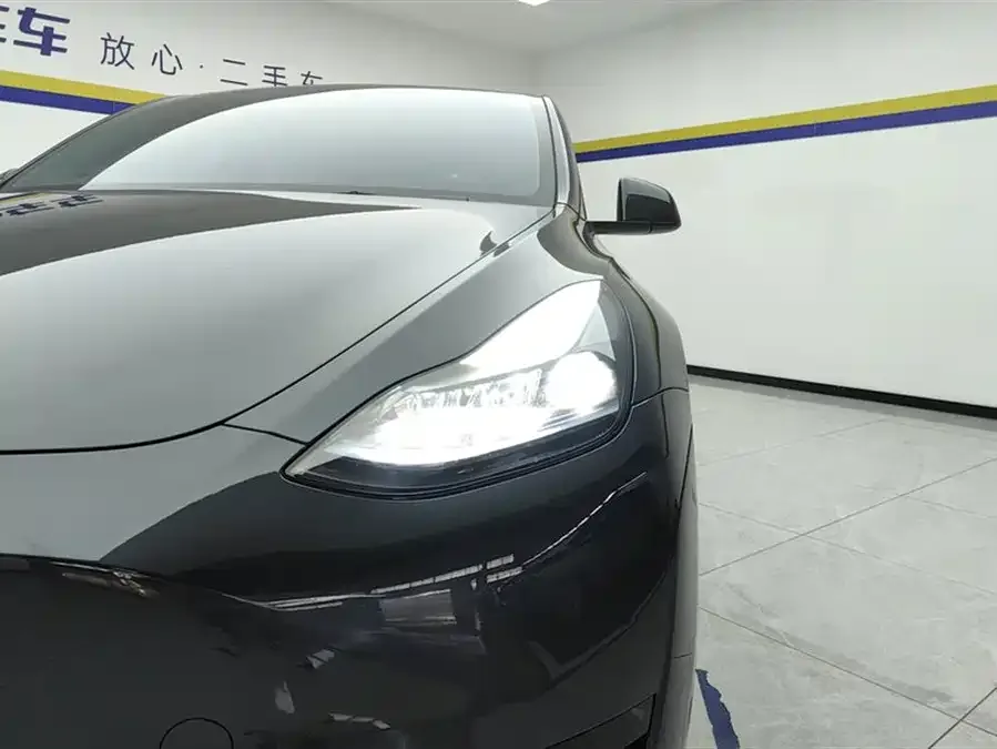 Tesla Model Y Model Y 2024 rear-wheel drive version 2024 — миниатюра 5