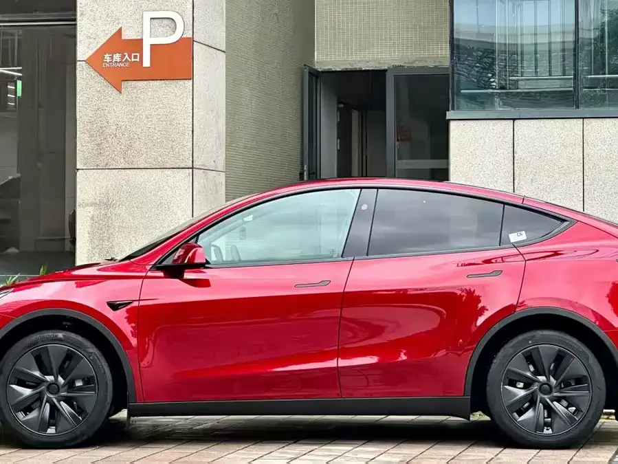 Tesla Model Y Model Y 2024 long-range all-wheel drive version 2024 — миниатюра 2