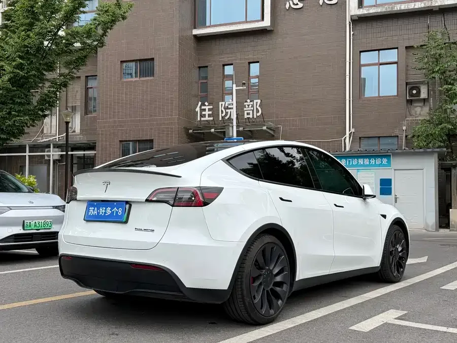 Tesla Model Y Model Y 2022 Performance All-Wheel Drive Edition 2023 — миниатюра 2