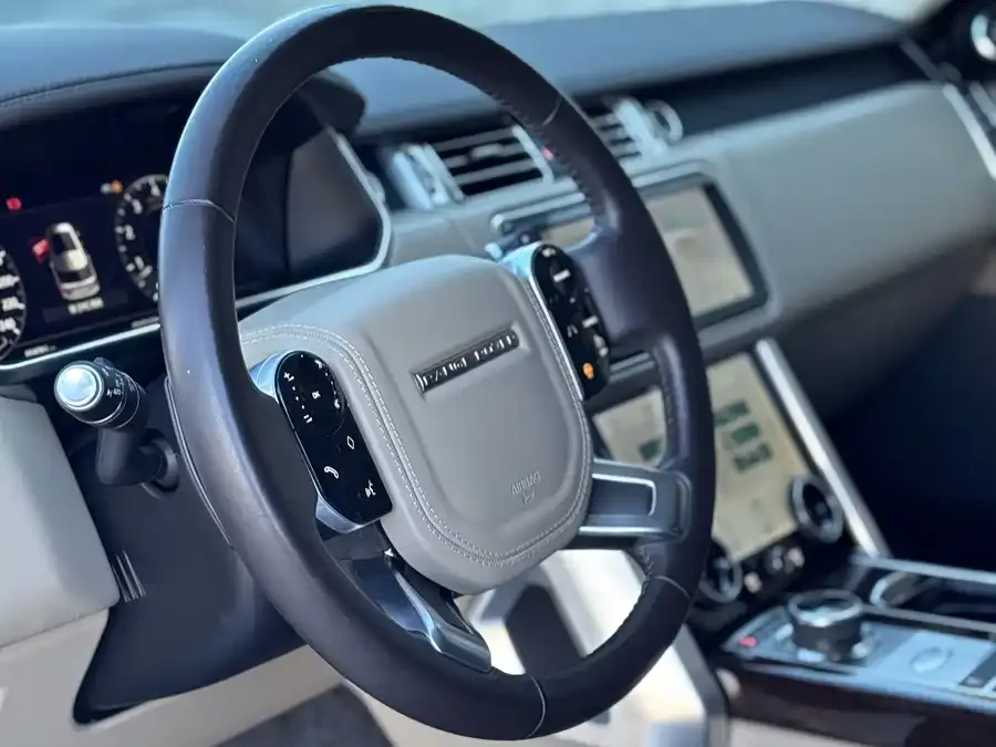 Land Rover Range Rover Range Rover 2022 3.0 L6 400PS Legendary Extended Classic Edition 2022 — миниатюра 5