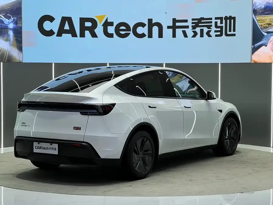Tesla Model Y Model Y 2025 Long Range All-Wheel Drive First Edition 2025 — миниатюра 4