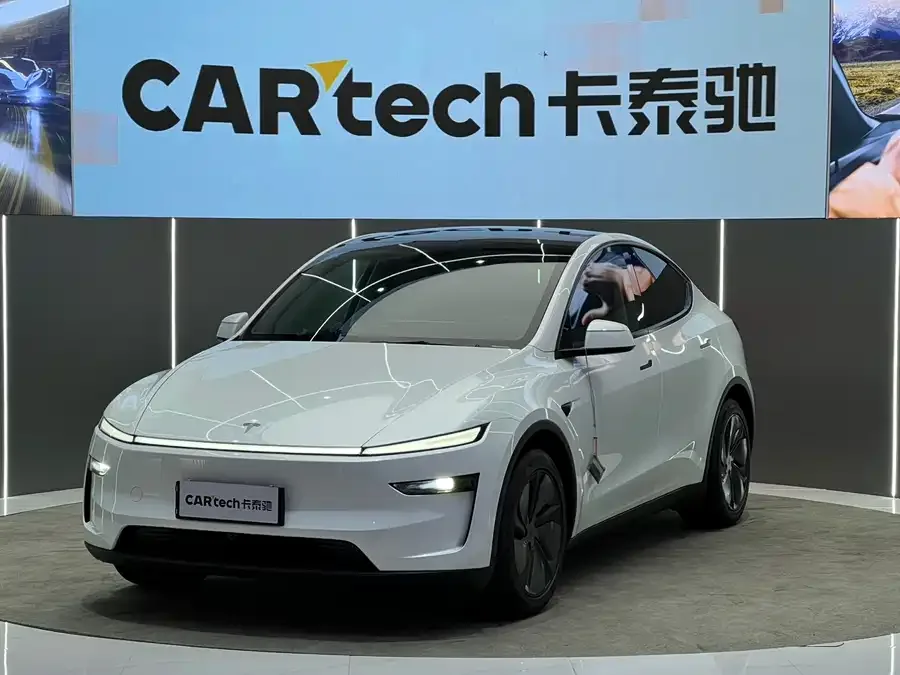 Tesla Model Y 2025