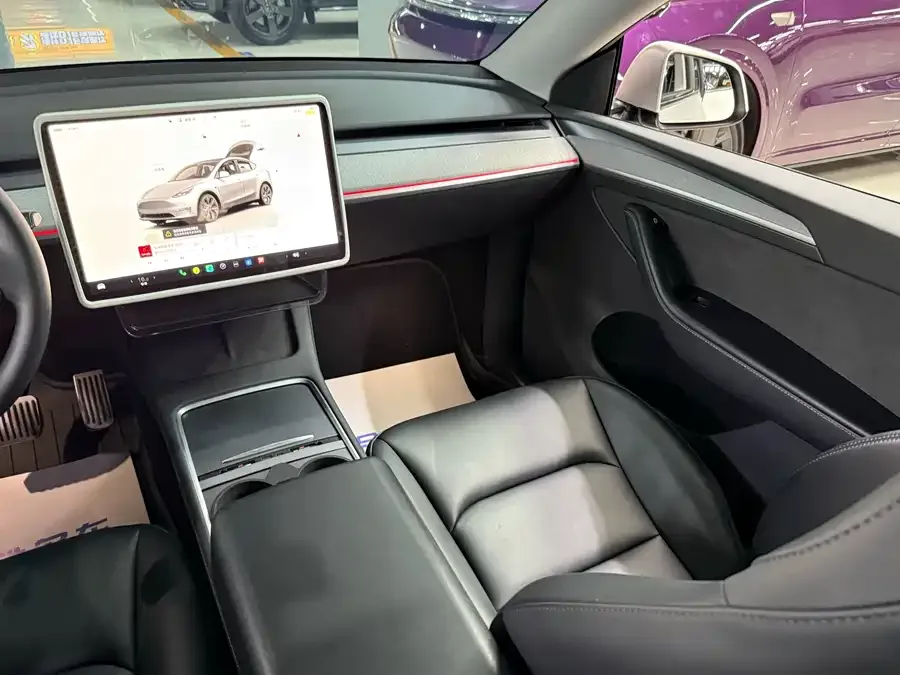 Tesla Model Y Model Y 2024 long-range all-wheel drive version 2024 — миниатюра 4
