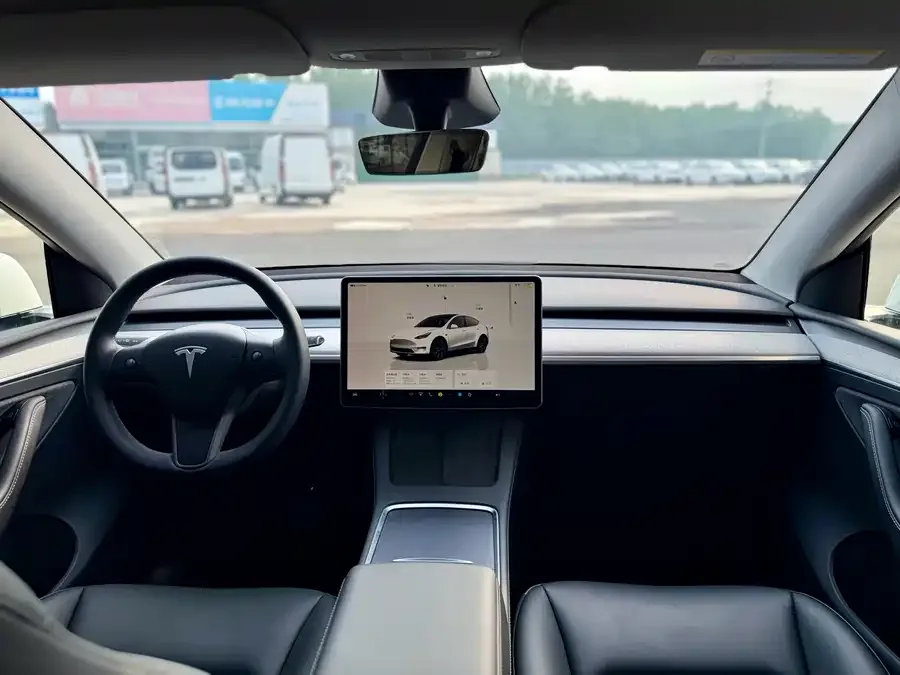 Tesla Model Y Model Y 2024 rear-wheel drive version 2024 — миниатюра 5