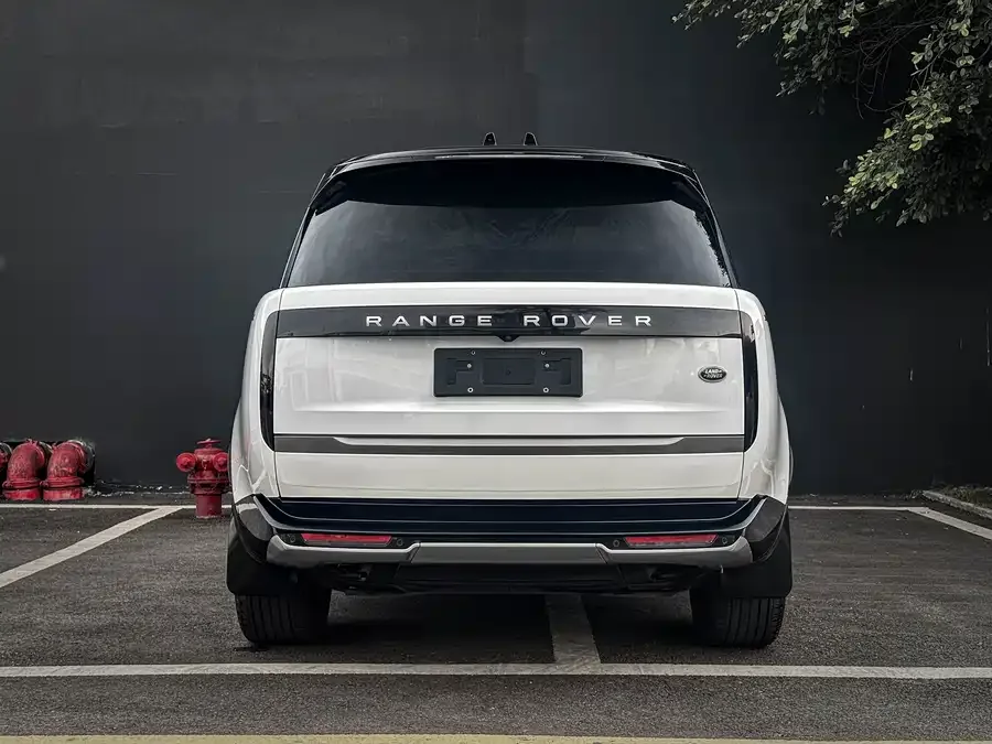 Land Rover Range Rover Range Rover 2024 3.0 L6 400PS Extended Edition 2024 — миниатюра 3