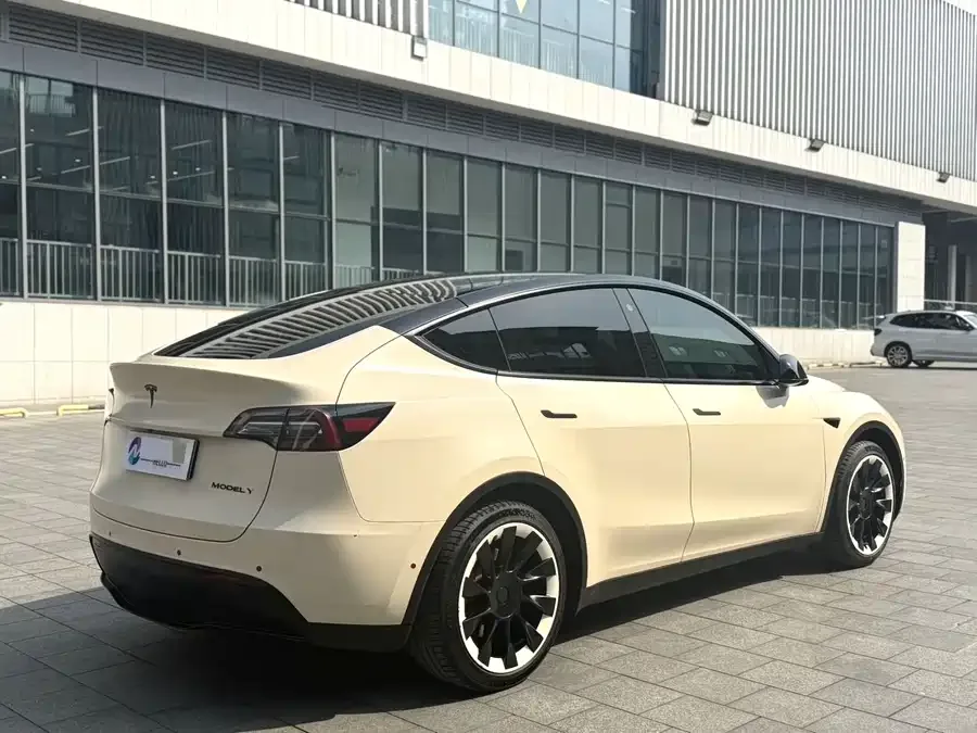 Tesla Model Y Model Y 2022 rear-wheel drive version 2022 — миниатюра 5