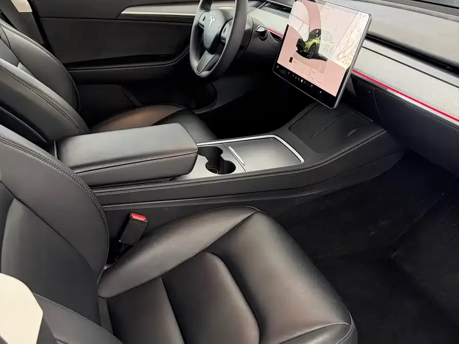 Tesla Model Y Model Y 2024 rear-wheel drive version 2024 — миниатюра 2