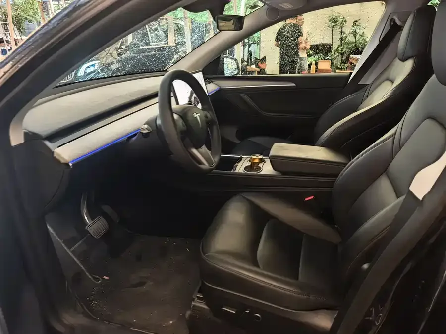 Tesla Model Y Model Y 2024 rear-wheel drive version 2024 — миниатюра 2