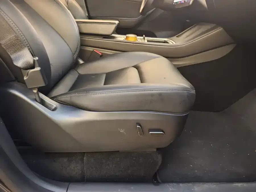 Tesla Model Y Model Y 2024 rear-wheel drive version 2024 — миниатюра 4