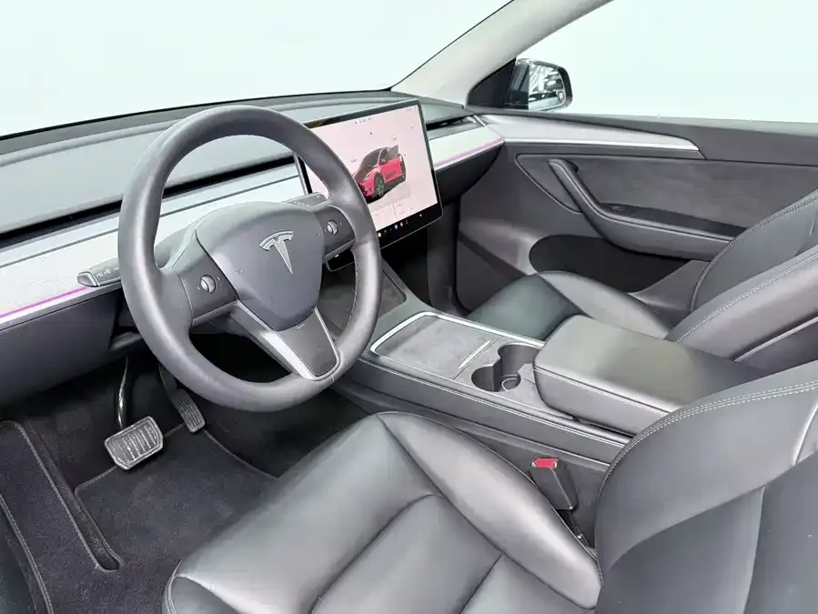 Tesla Model Y Model Y 2024 rear-wheel drive version 2024 — миниатюра 3