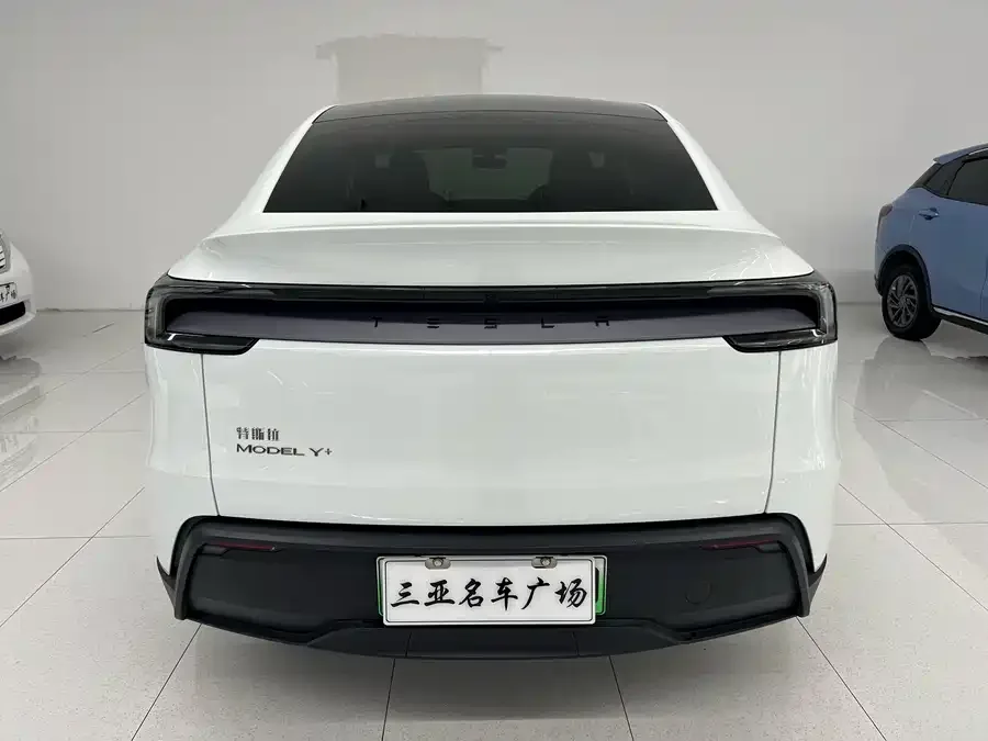 Tesla Model Y Model Y 2025 rear-wheel drive version 2025 — миниатюра 2