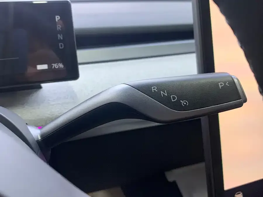 Tesla Model Y Model Y 2024 rear-wheel drive version 2024 — миниатюра 4