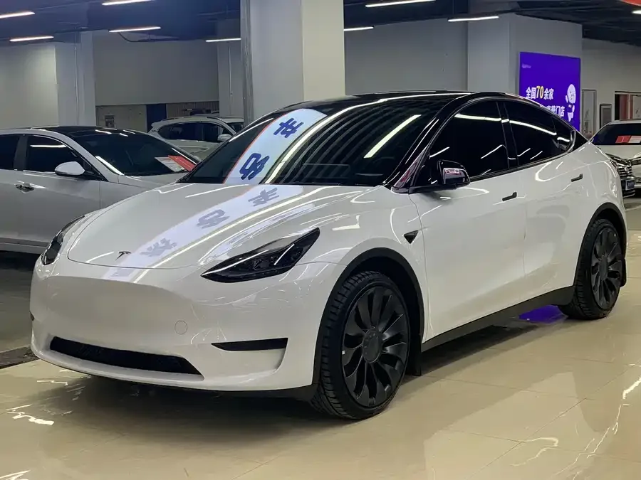 Tesla Model Y 2024