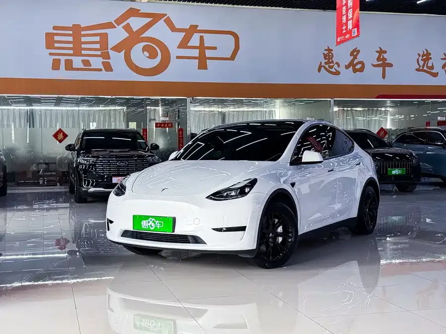 Tesla Model Y 2024