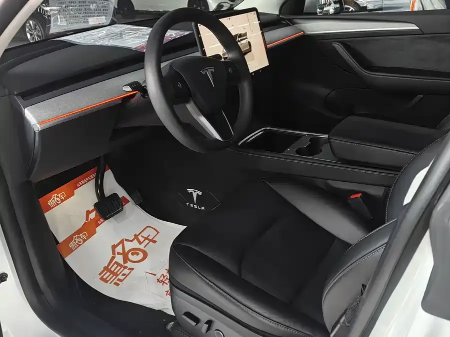 Tesla Model Y Model Y 2024 rear-wheel drive version 2024 — миниатюра 2