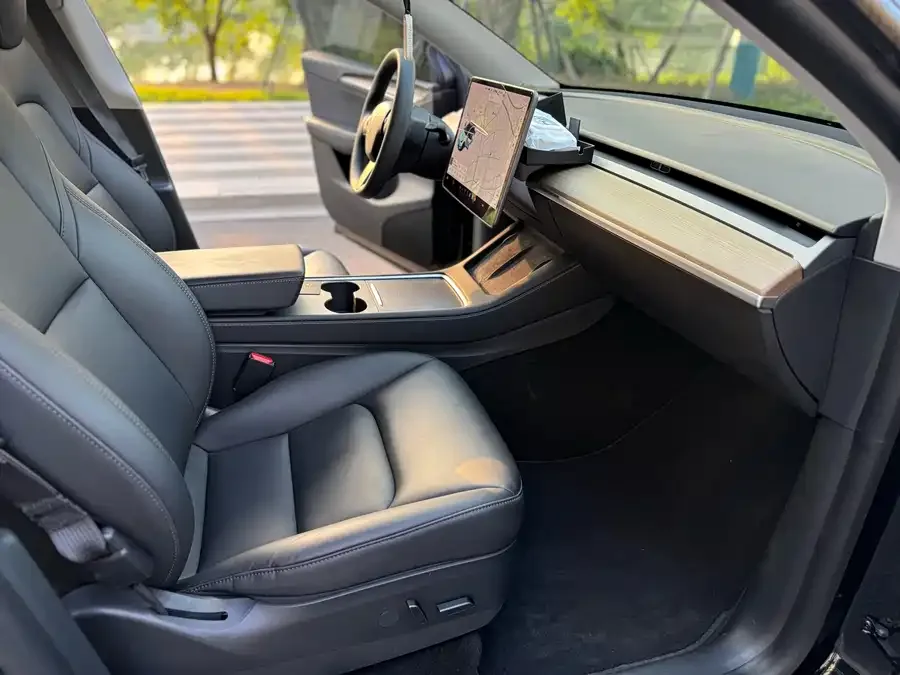 Tesla Model Y Model Y 2022 rear-wheel drive version 2022 — миниатюра 2