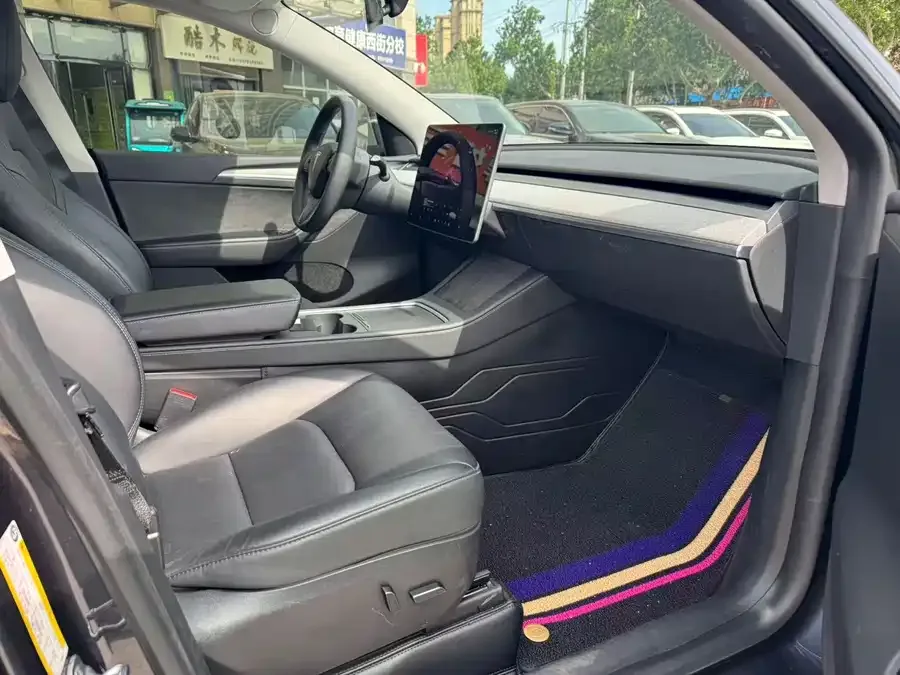 Tesla Model Y Model Y 2024 rear-wheel drive version 2024 — миниатюра 5