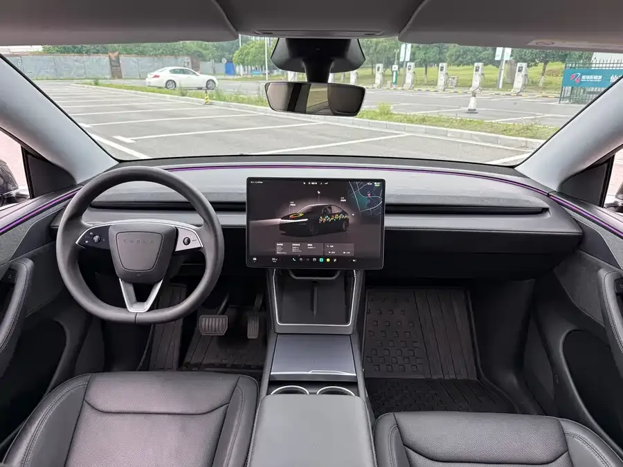 Tesla Model Y Model Y 2025 Long Range All-Wheel Drive First Edition 2025 — миниатюра 3