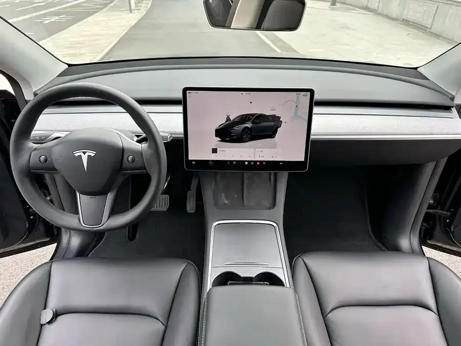 Tesla Model Y Model Y 2024 rear-wheel drive version 2024 — миниатюра 3