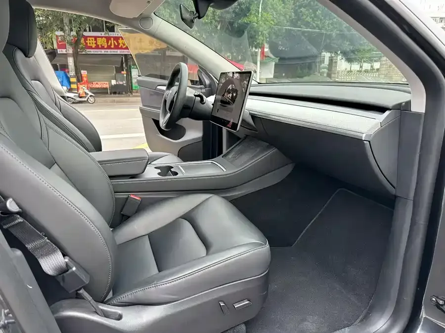 Tesla Model Y Model Y 2024 rear-wheel drive version 2024 — миниатюра 5