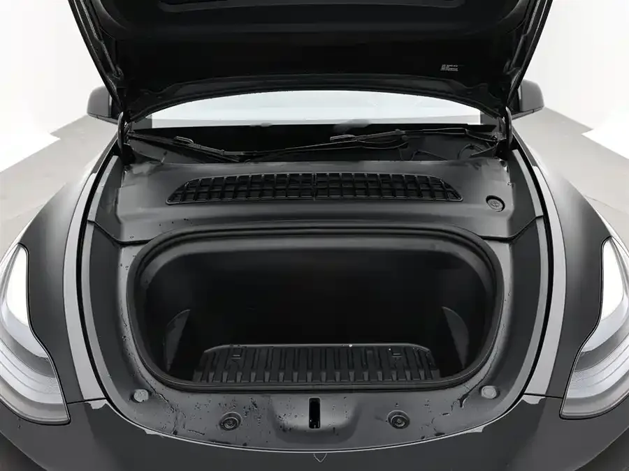 Tesla Model Y Model Y 2022 facelift long-range all-wheel drive version 2023 — миниатюра 5