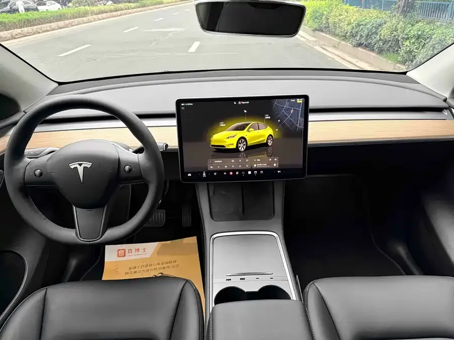 Tesla Model Y Model Y 2022 facelift rear-wheel drive version 2023 — миниатюра 4