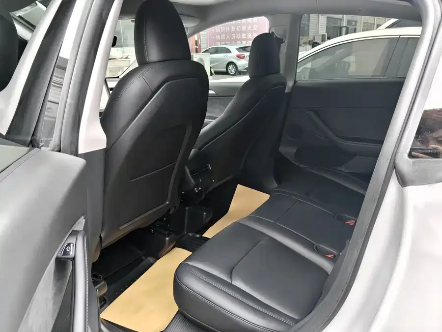 Tesla Model Y Model Y 2024 rear-wheel drive version 2024 — миниатюра 4