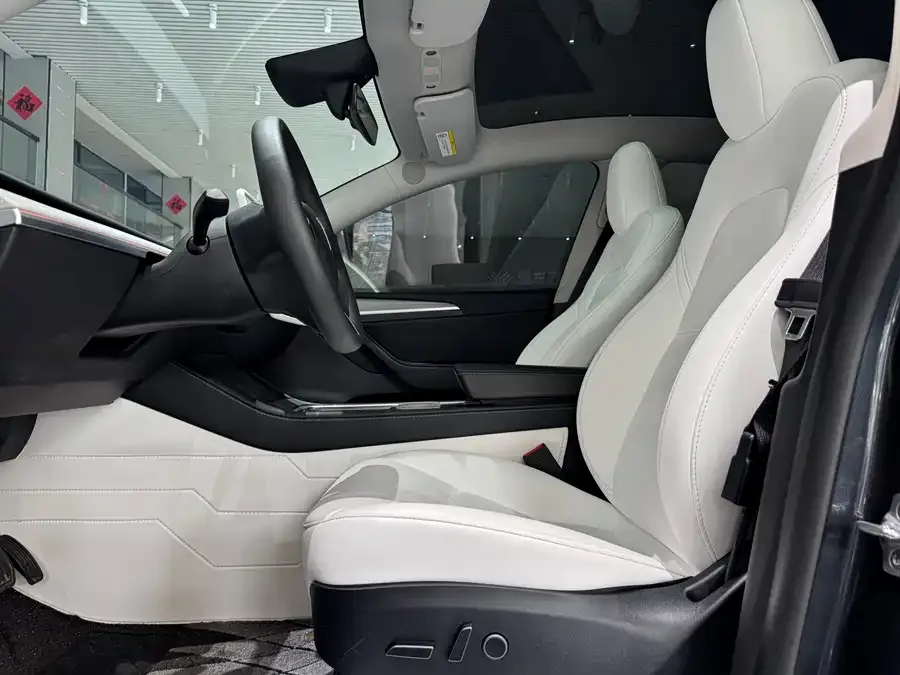 Tesla Model Y Model Y 2024 rear-wheel drive version 2024 — миниатюра 2
