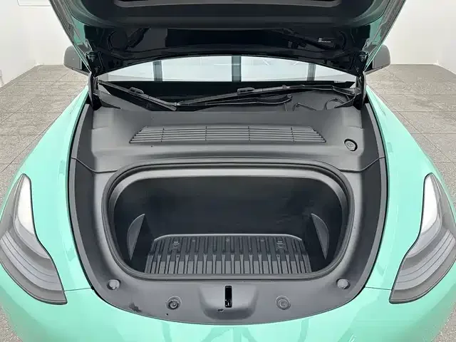Tesla Model Y Model Y 2024 rear-wheel drive version 2024 — миниатюра 5