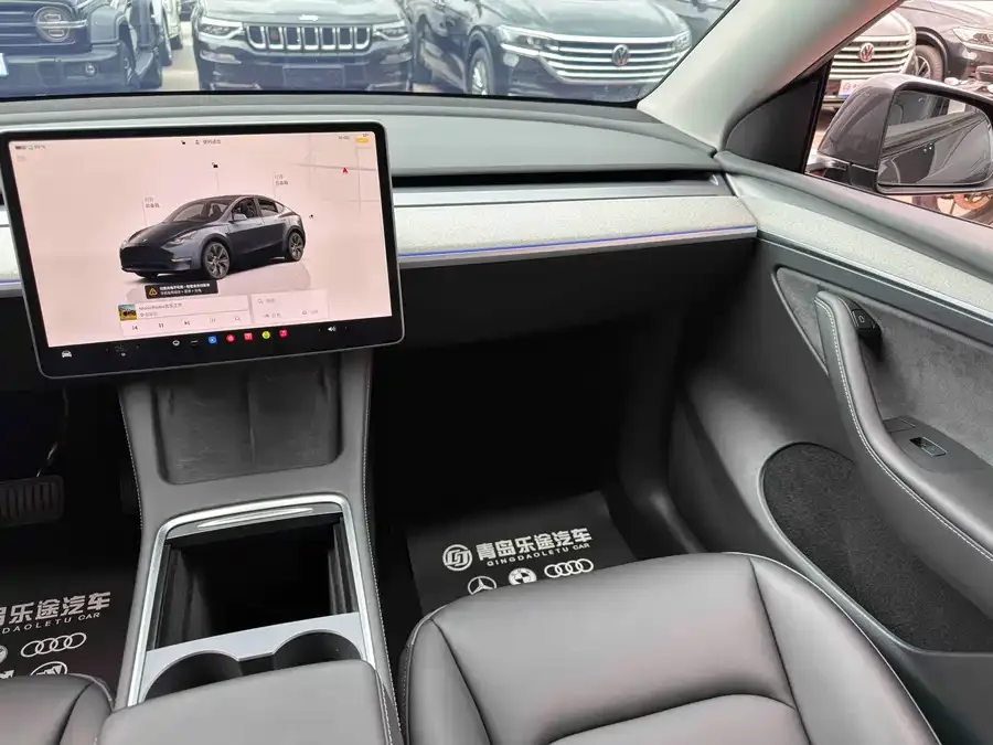 Tesla Model Y Model Y 2024 rear-wheel drive version 2024 — миниатюра 4