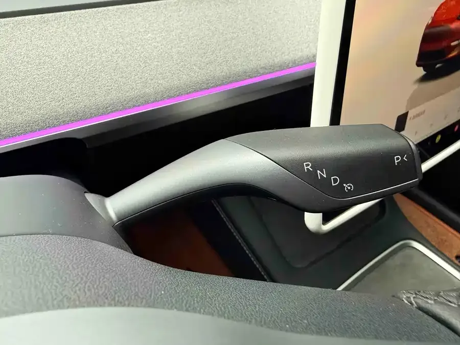 Tesla Model Y Model Y 2024 rear-wheel drive version 2024 — миниатюра 5