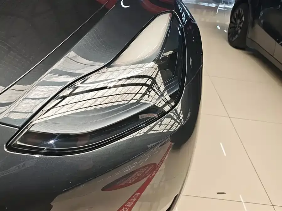 Tesla Model Y Model Y 2024 rear-wheel drive version 2025 — миниатюра 2