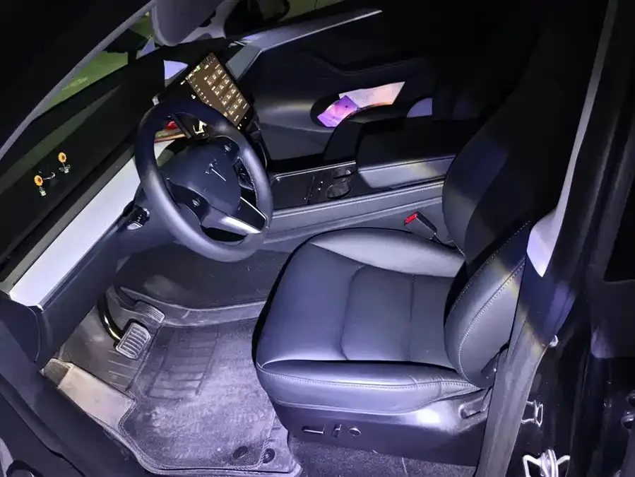 Tesla Model Y Model Y 2024 rear-wheel drive version 2024 — миниатюра 3