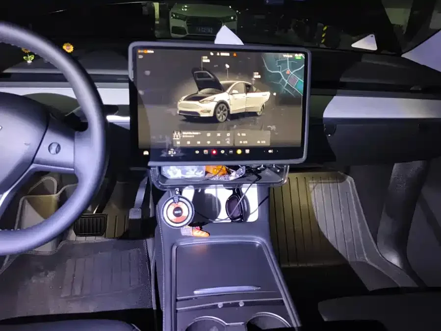 Tesla Model Y Model Y 2024 rear-wheel drive version 2024 — миниатюра 4