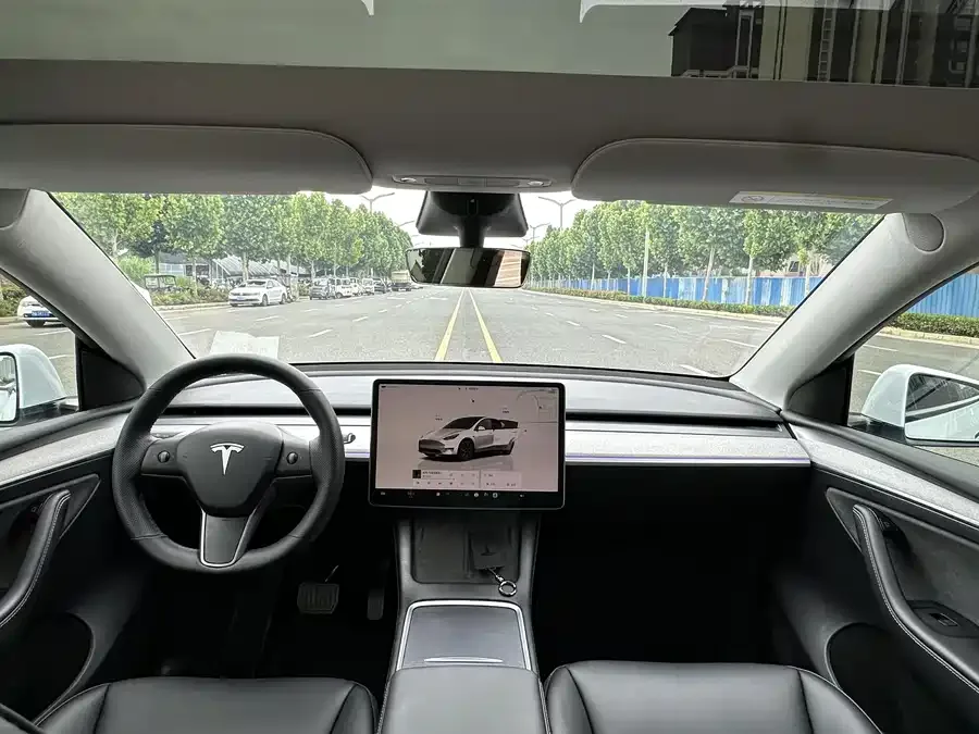 Tesla Model Y Model Y 2023 rear-wheel drive version 2024 — миниатюра 5