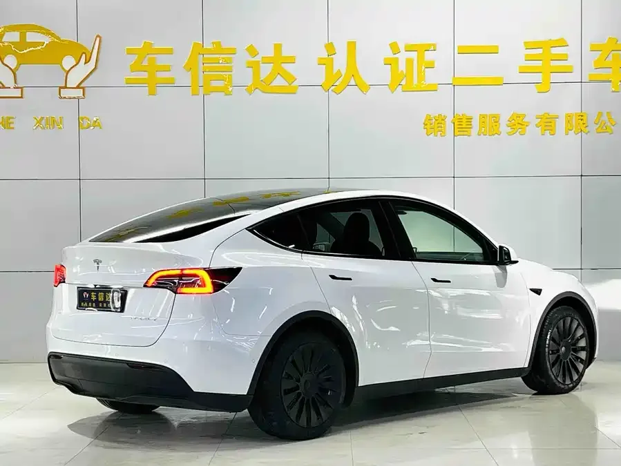 Tesla Model Y Model Y 2022 facelift rear-wheel drive version 2023 — миниатюра 4