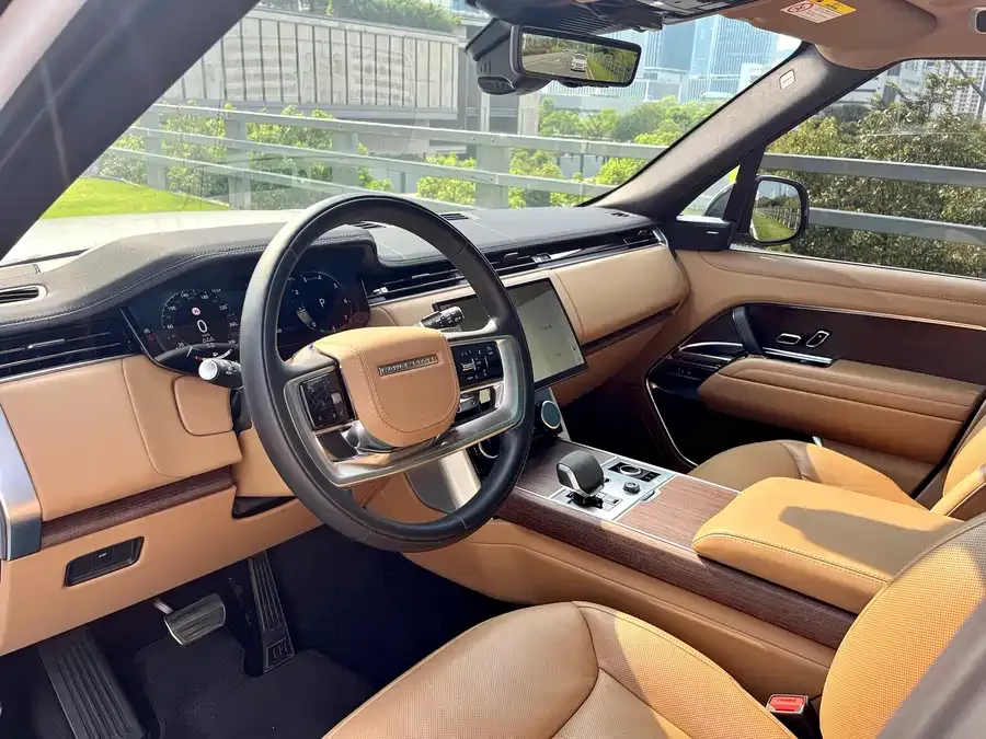 Land Rover Range Rover Range Rover 2023 3.0 L6 400PS Seven-seat Extended Edition 2023 — миниатюра 3