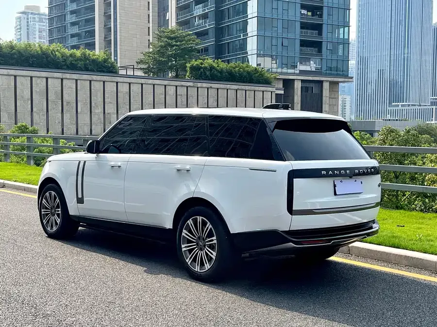 Land Rover Range Rover Range Rover 2023 3.0 L6 400PS Seven-seat Extended Edition 2023 — миниатюра 4