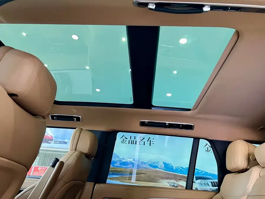 Land Rover Range Rover Range Rover 2024 3.0 L6 400PS Grand Extended Edition 7 Seaters 2024 — миниатюра 4