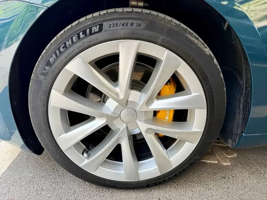 Tesla Model 3 Model 3 2022 rear-wheel drive version 2023 — миниатюра 5