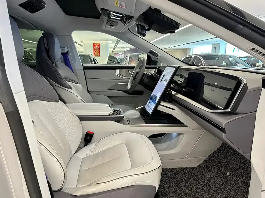 HiPhi Y Gaohe HiPhi Y 2023 560km Elite Edition 2023 — миниатюра 4