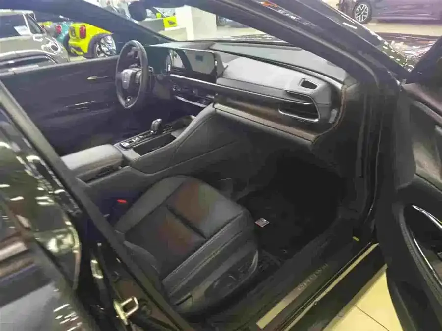 Toyota Crown Crown (Imported) 2024 2.5L Supreme Edition 2025 — миниатюра 3