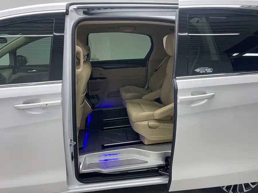 Buick GL8 New Energy Buick GL8 PHEV 2025 Land Cruiser First Edition 2025 — миниатюра 5